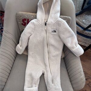 The North Face Cream Sherpa Fleece Baby/Toddler Footie Bunting